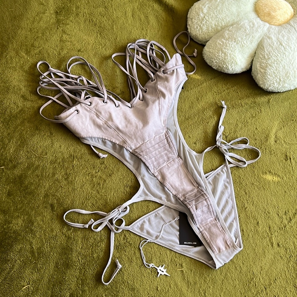 Darker wavs gray body suit w/ mesh⛓️‍💥
